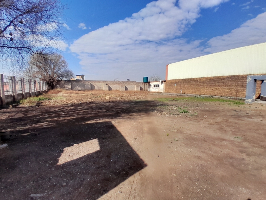 Commercial Property for Sale in Chiawelo Gauteng