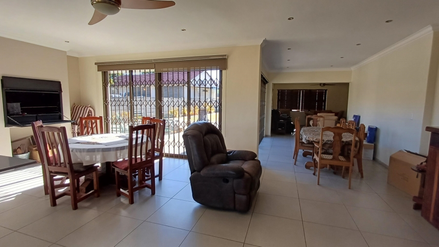 To Let 3 Bedroom Property for Rent in Randhart Gauteng