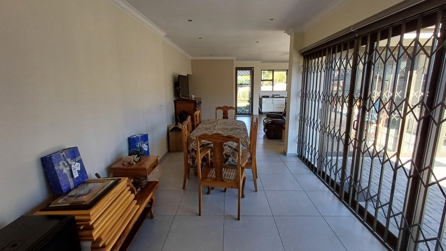 To Let 3 Bedroom Property for Rent in Randhart Gauteng