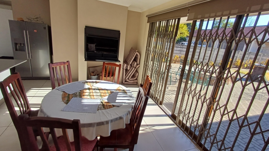 To Let 3 Bedroom Property for Rent in Randhart Gauteng