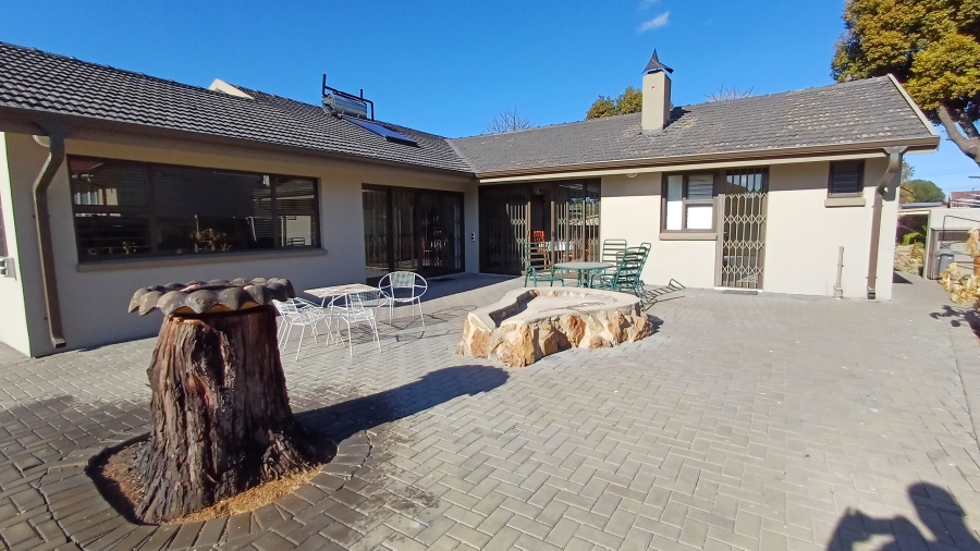 To Let 3 Bedroom Property for Rent in Randhart Gauteng
