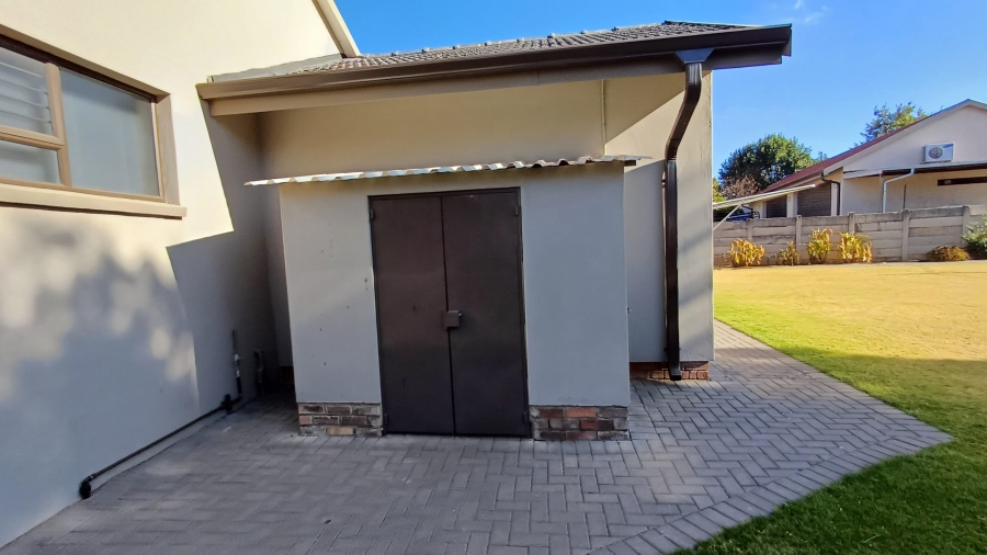 To Let 3 Bedroom Property for Rent in Randhart Gauteng