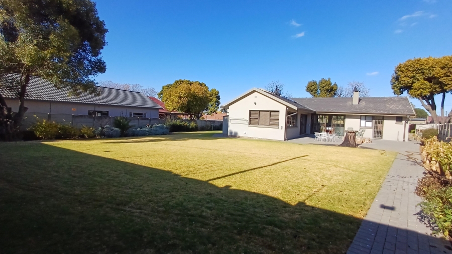 To Let 3 Bedroom Property for Rent in Randhart Gauteng