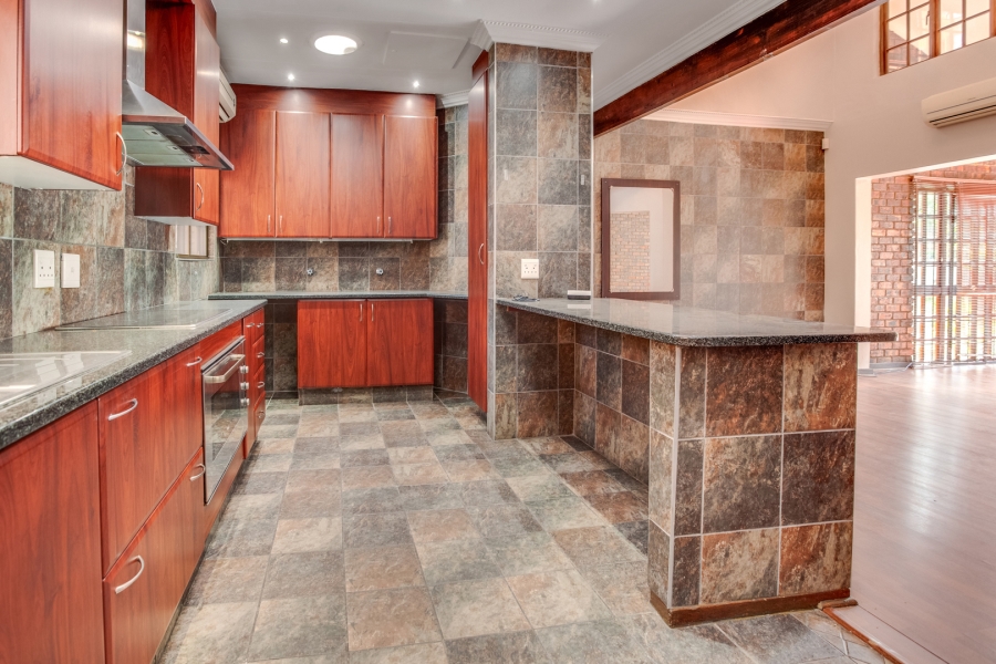 13 Bedroom Property for Sale in Boskruin Gauteng