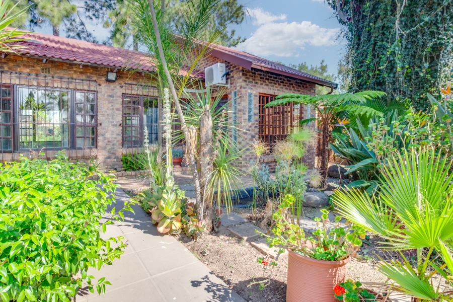 13 Bedroom Property for Sale in Boskruin Gauteng