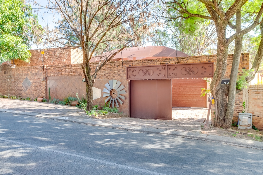 13 Bedroom Property for Sale in Boskruin Gauteng