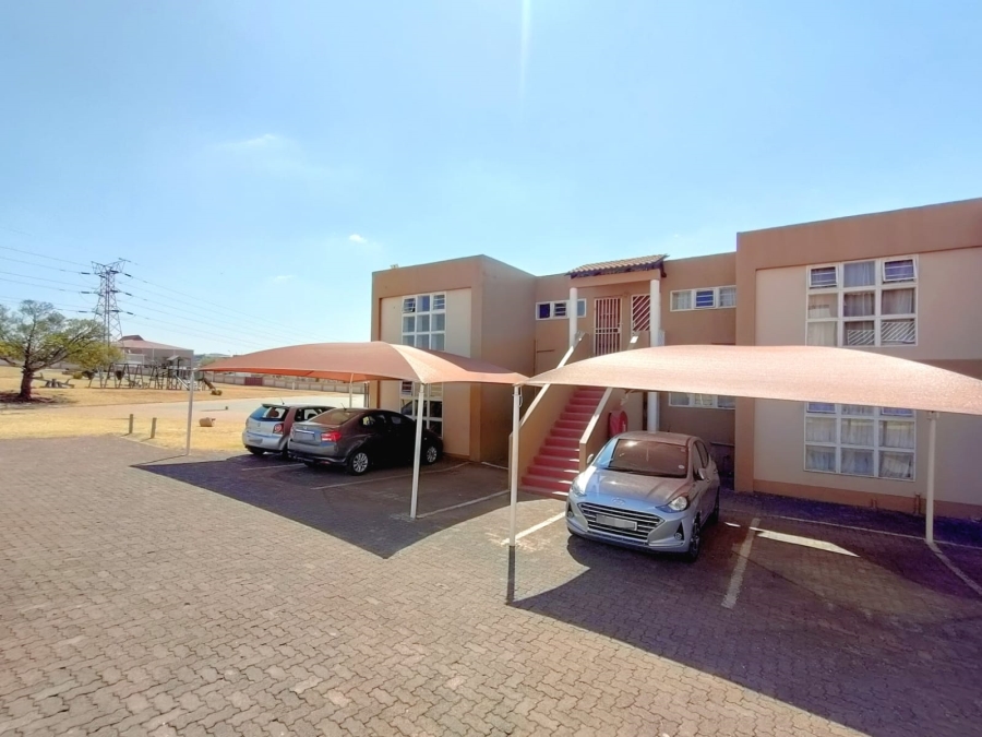To Let 2 Bedroom Property for Rent in Mondeor Gauteng