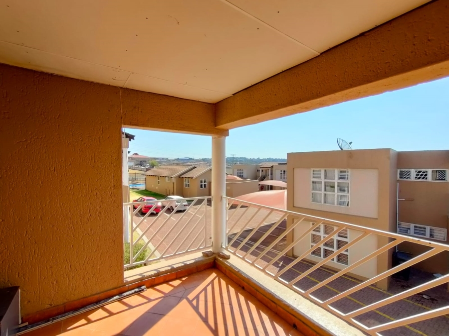 To Let 2 Bedroom Property for Rent in Mondeor Gauteng