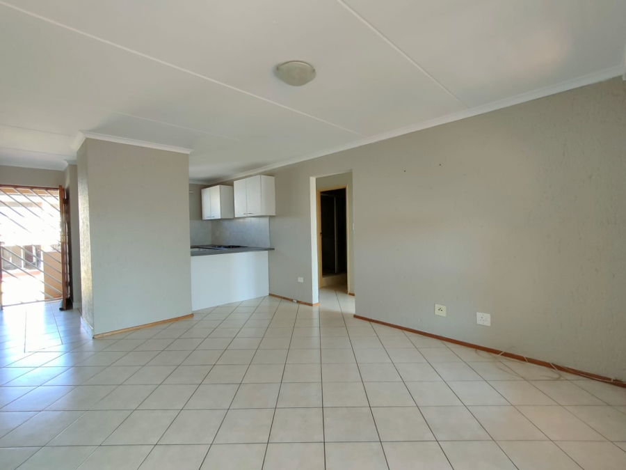 To Let 2 Bedroom Property for Rent in Mondeor Gauteng