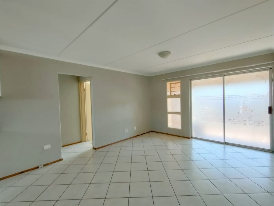 To Let 2 Bedroom Property for Rent in Mondeor Gauteng