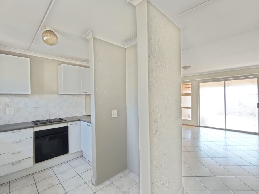 To Let 2 Bedroom Property for Rent in Mondeor Gauteng