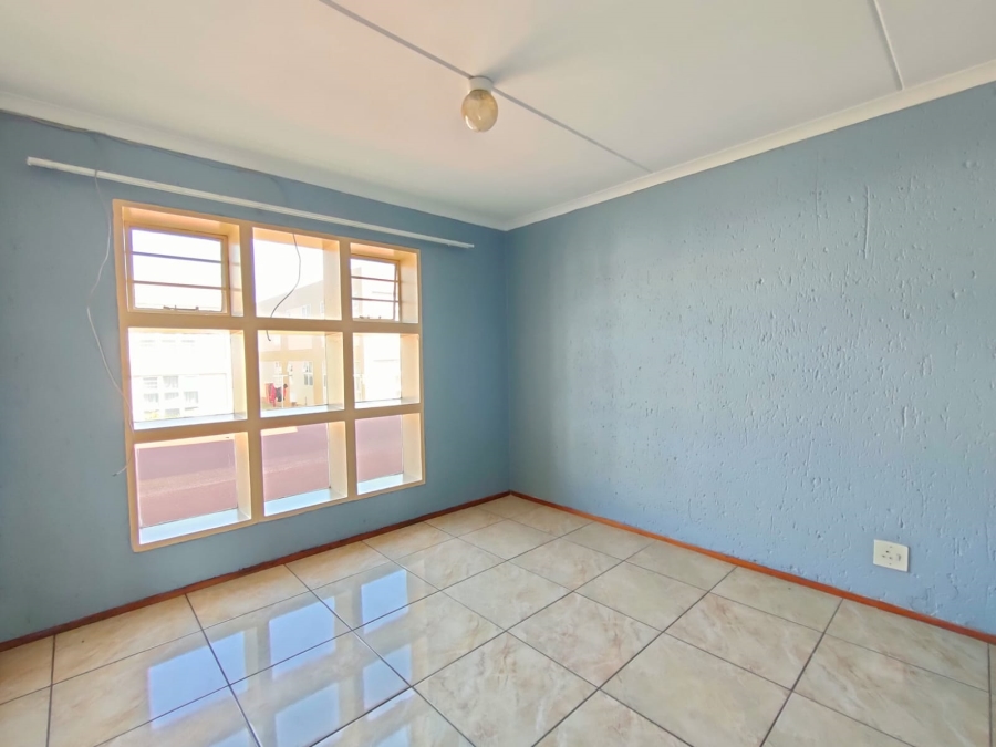To Let 2 Bedroom Property for Rent in Mondeor Gauteng