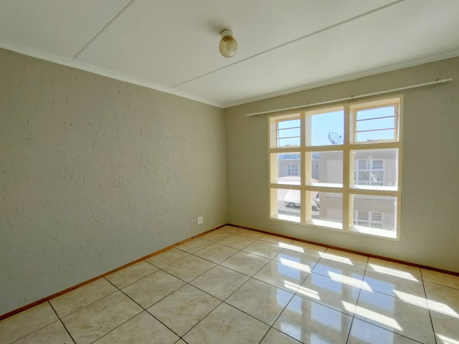 To Let 2 Bedroom Property for Rent in Mondeor Gauteng