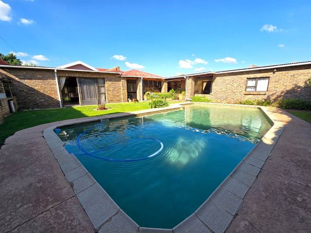 4 Bedroom Property for Sale in Roseacre Gauteng