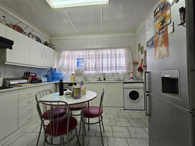 4 Bedroom Property for Sale in Roseacre Gauteng