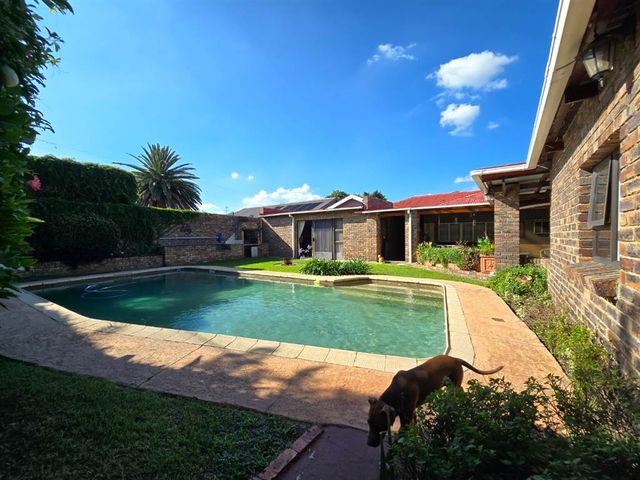 4 Bedroom Property for Sale in Roseacre Gauteng