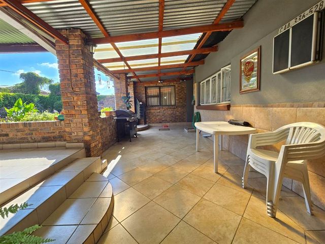 4 Bedroom Property for Sale in Roseacre Gauteng