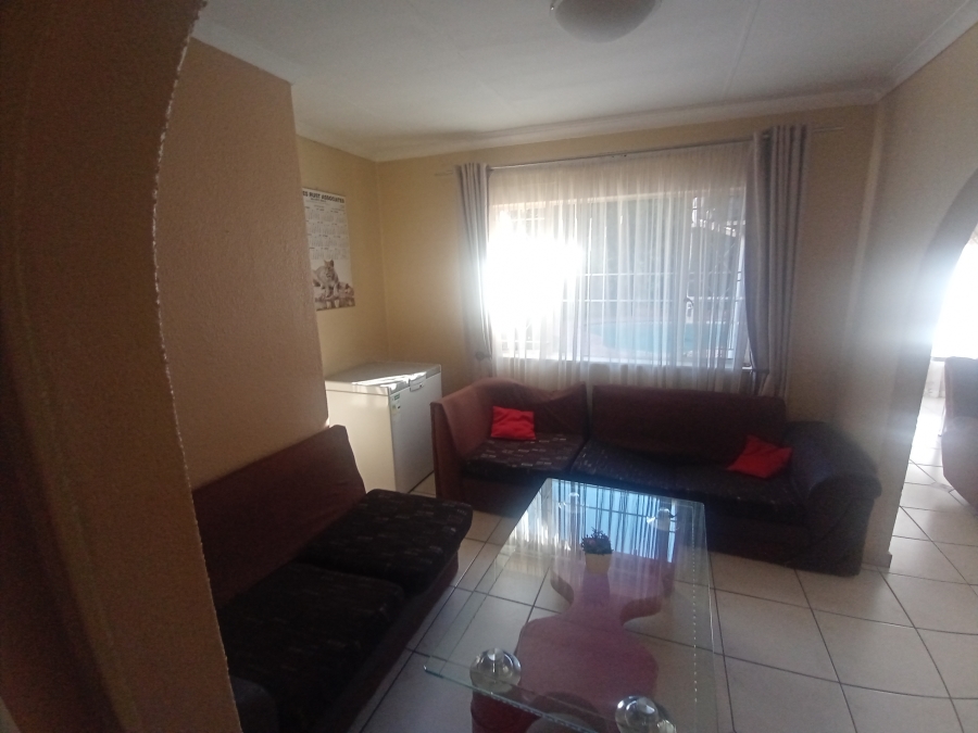 4 Bedroom Property for Sale in Mulbarton Gauteng