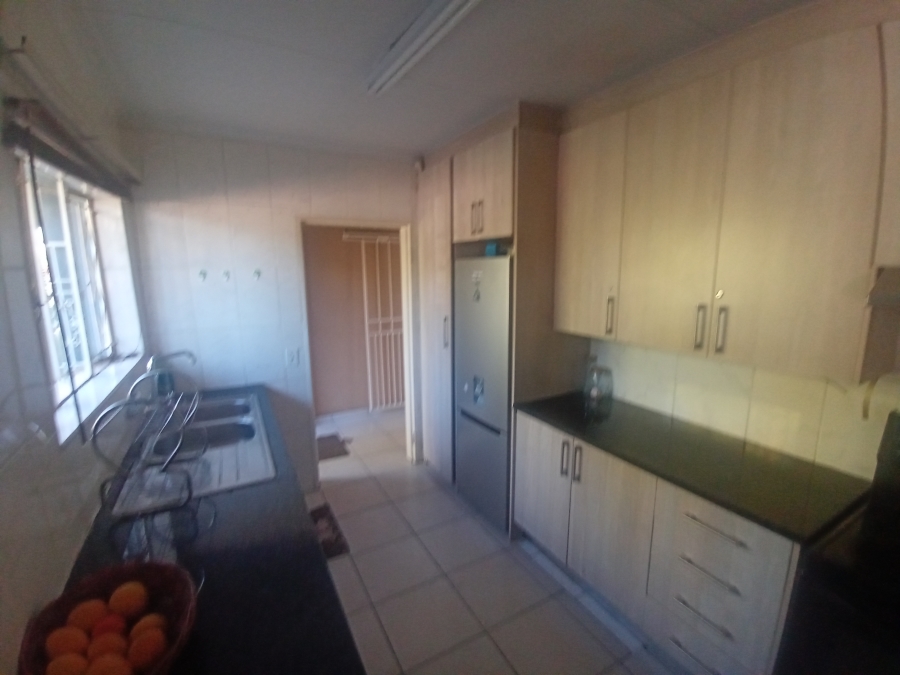 4 Bedroom Property for Sale in Mulbarton Gauteng