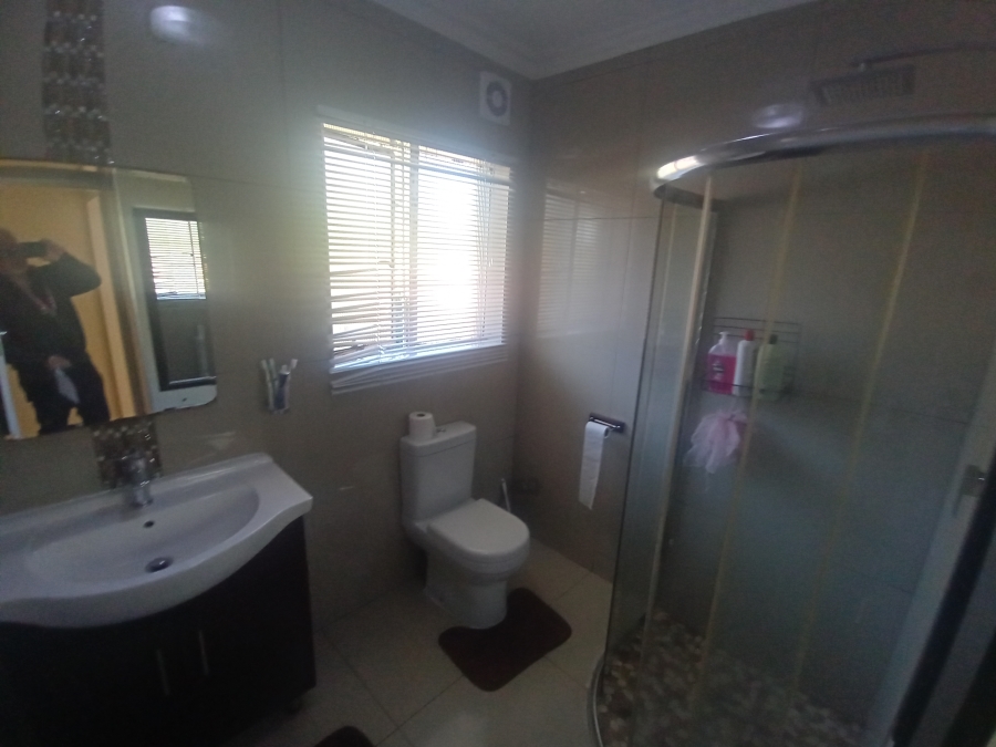 4 Bedroom Property for Sale in Mulbarton Gauteng