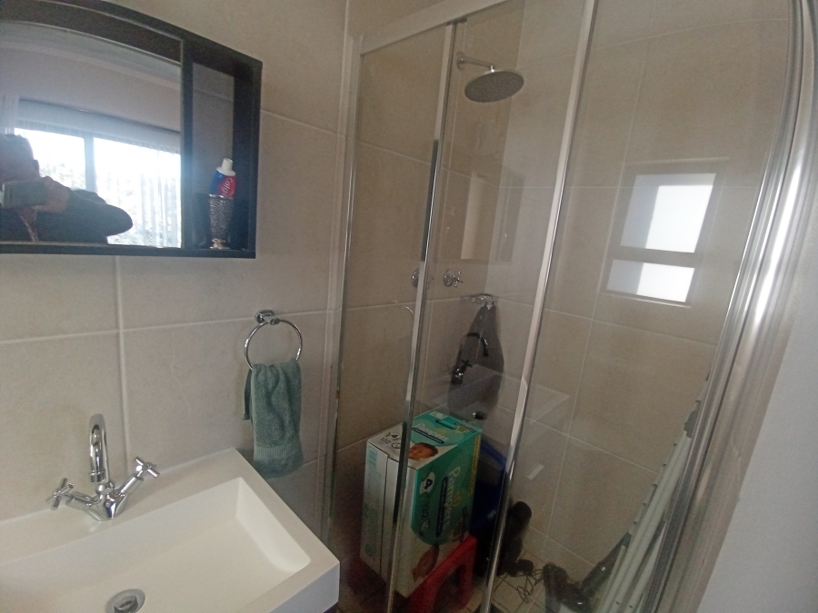 2 Bedroom Property for Sale in Bassonia Gauteng