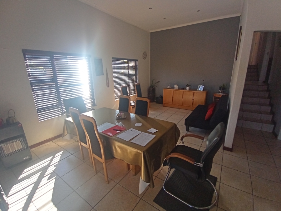 3 Bedroom Property for Sale in Oakdene Gauteng