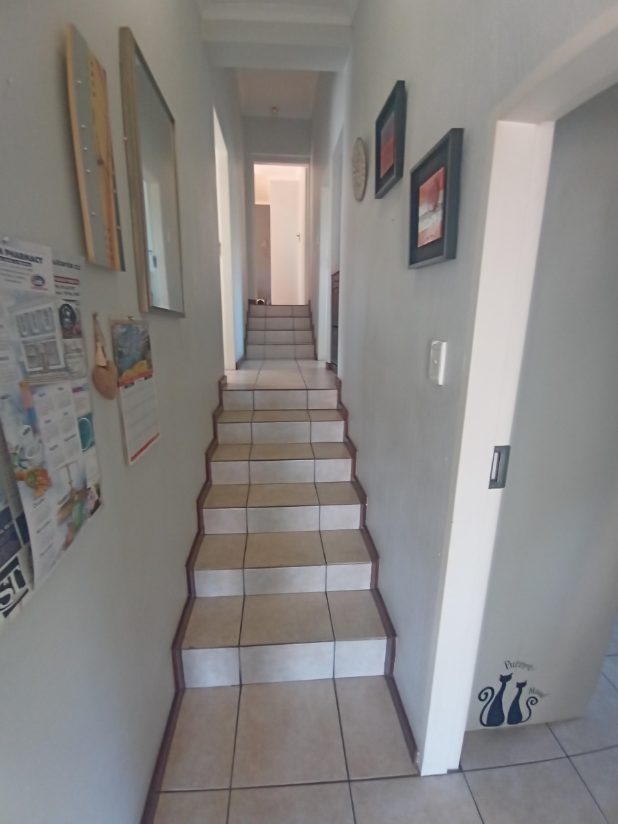 3 Bedroom Property for Sale in Oakdene Gauteng