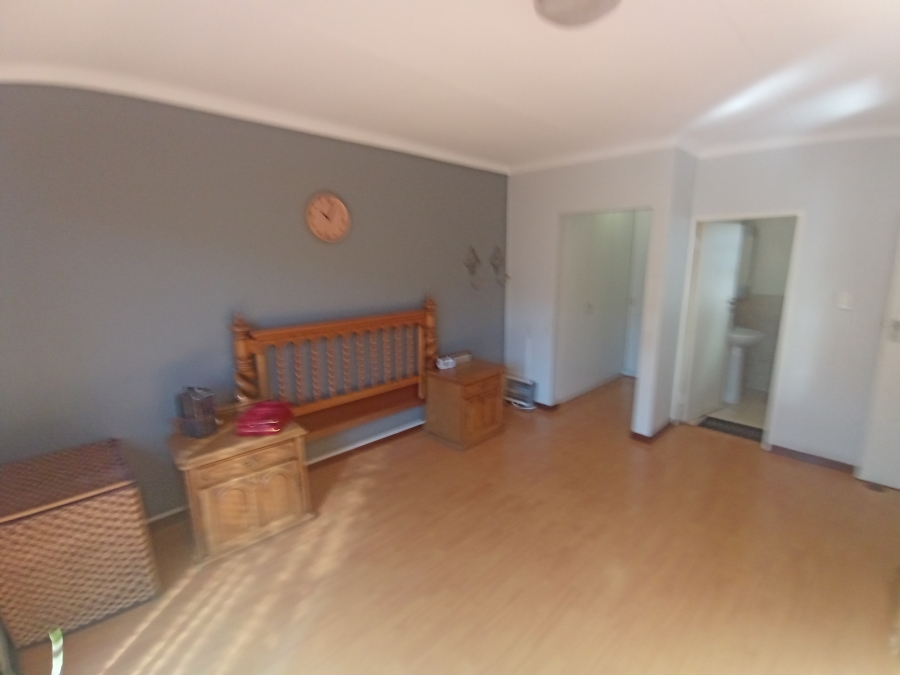 3 Bedroom Property for Sale in Oakdene Gauteng