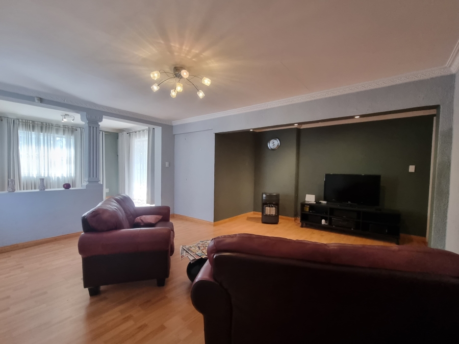 3 Bedroom Property for Sale in Robertsham Gauteng