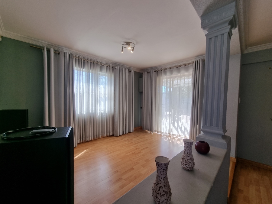 3 Bedroom Property for Sale in Robertsham Gauteng