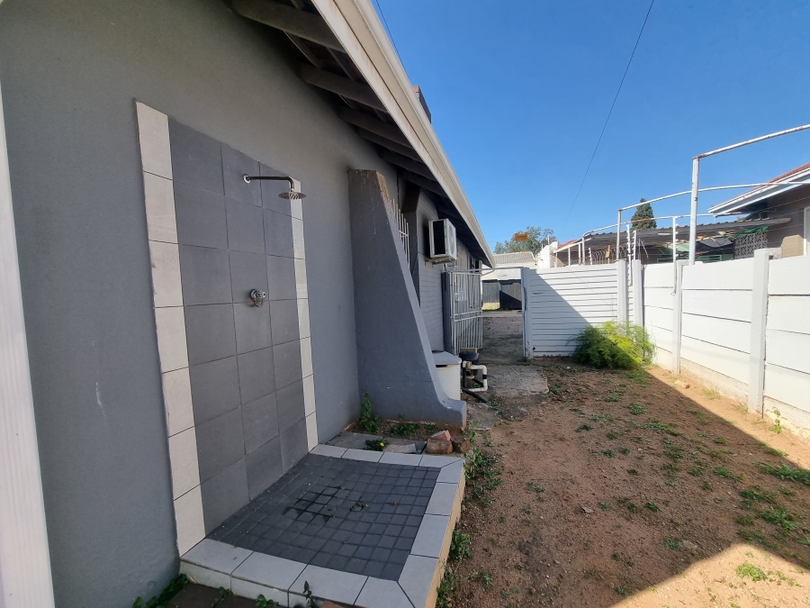 3 Bedroom Property for Sale in Robertsham Gauteng