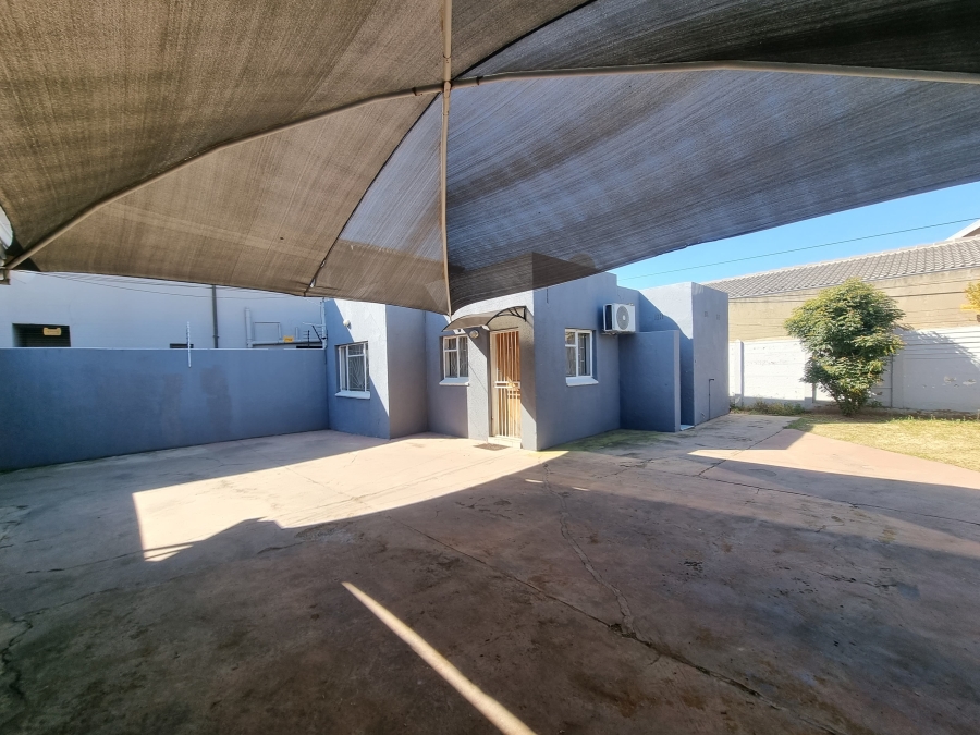 3 Bedroom Property for Sale in Robertsham Gauteng