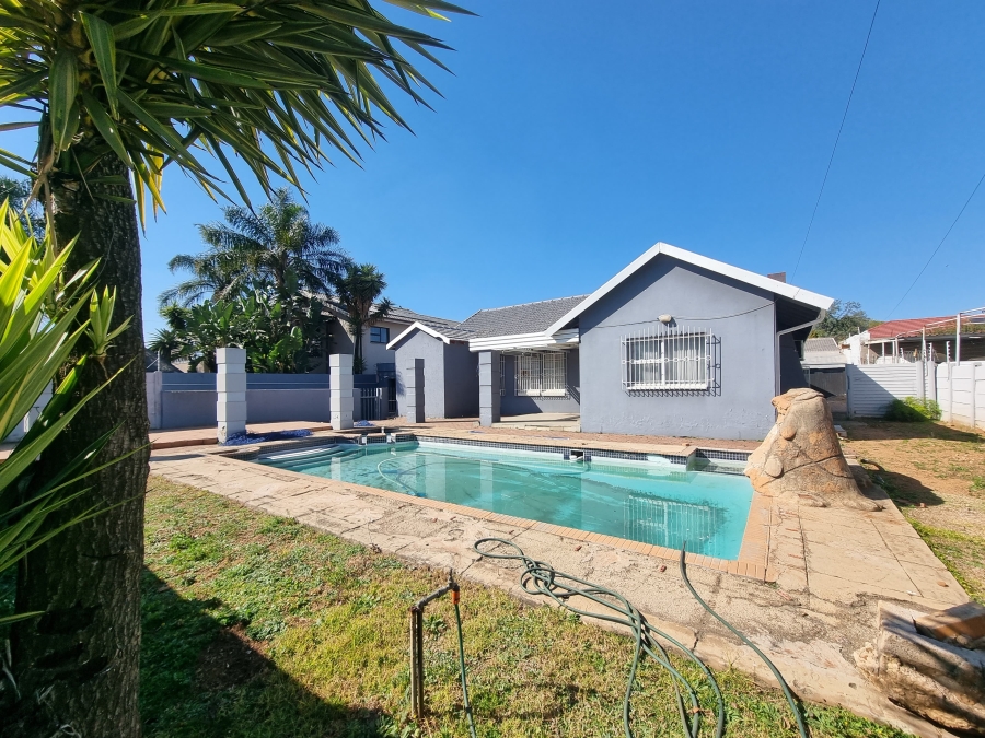 3 Bedroom Property for Sale in Robertsham Gauteng