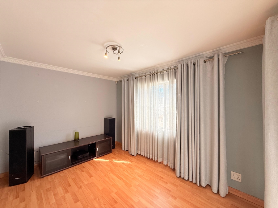 3 Bedroom Property for Sale in Robertsham Gauteng