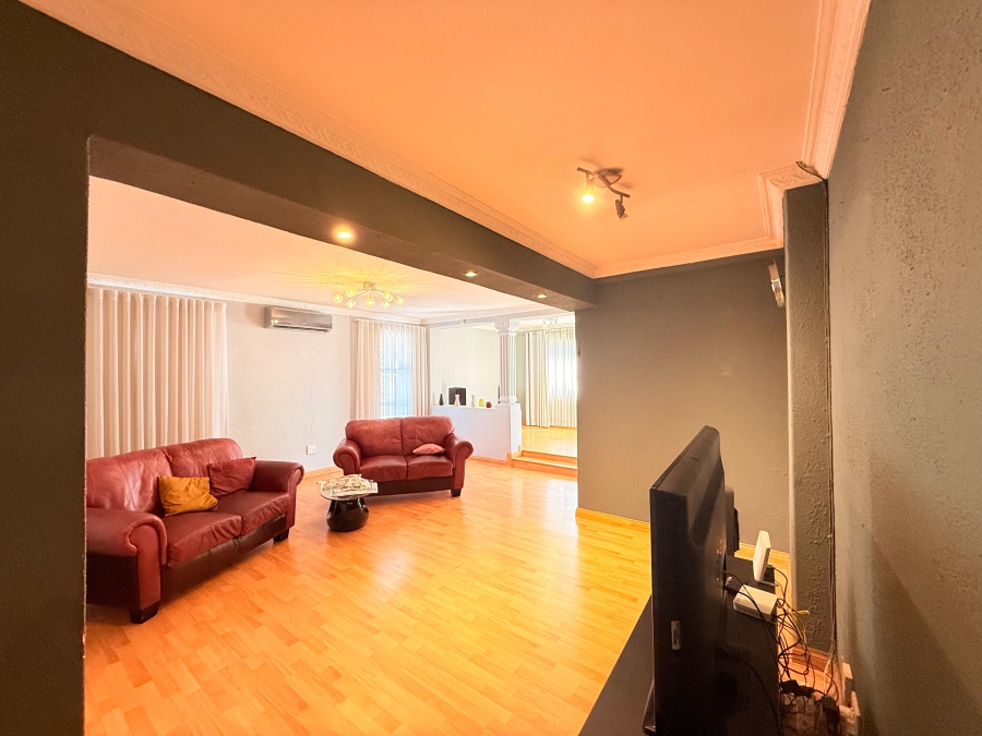 3 Bedroom Property for Sale in Robertsham Gauteng