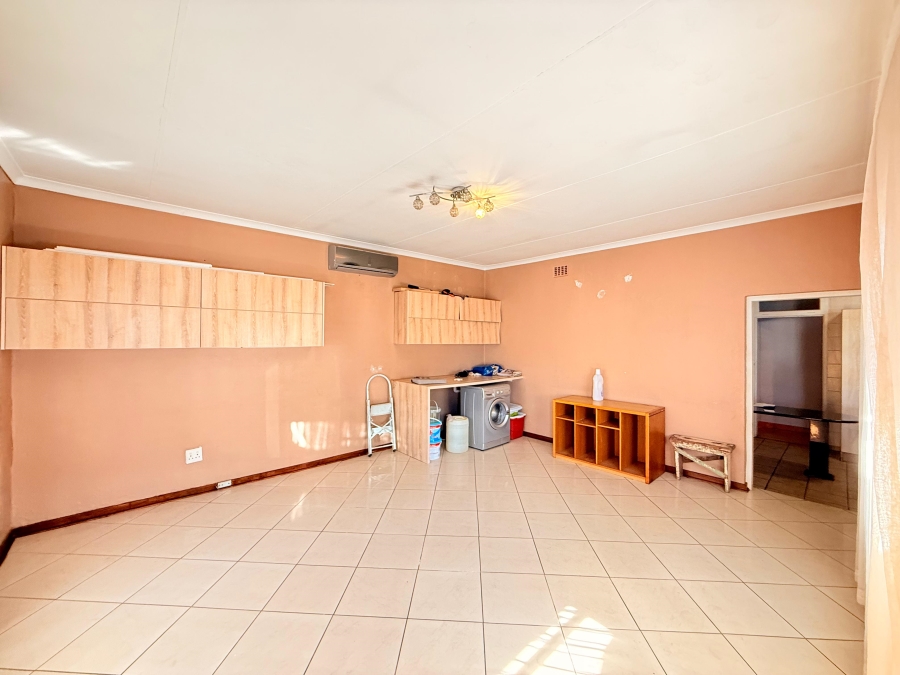 3 Bedroom Property for Sale in Robertsham Gauteng