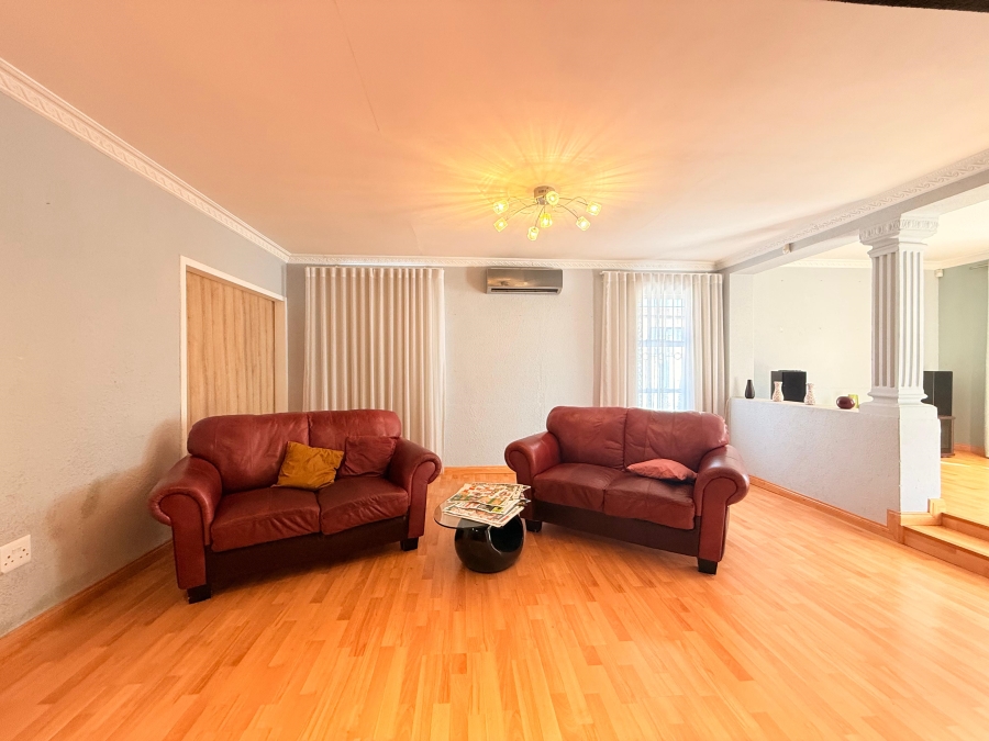 3 Bedroom Property for Sale in Robertsham Gauteng