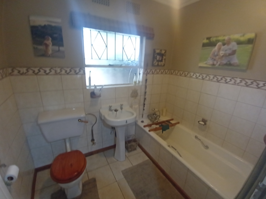 3 Bedroom Property for Sale in Brackenhurst Gauteng