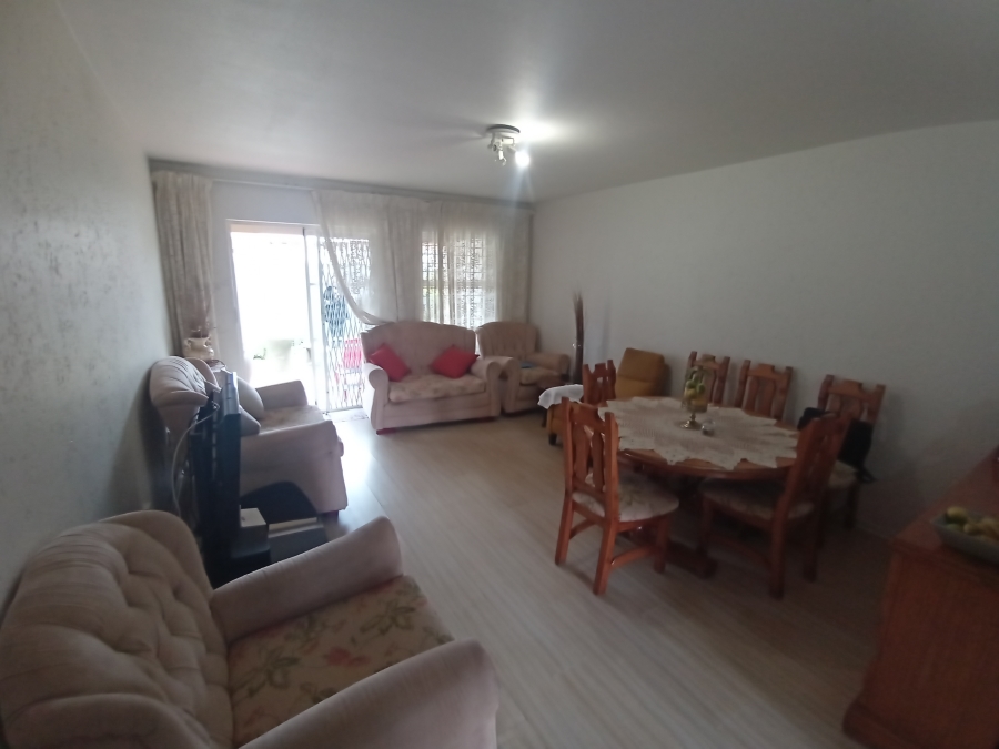 3 Bedroom Property for Sale in Brackendowns Gauteng