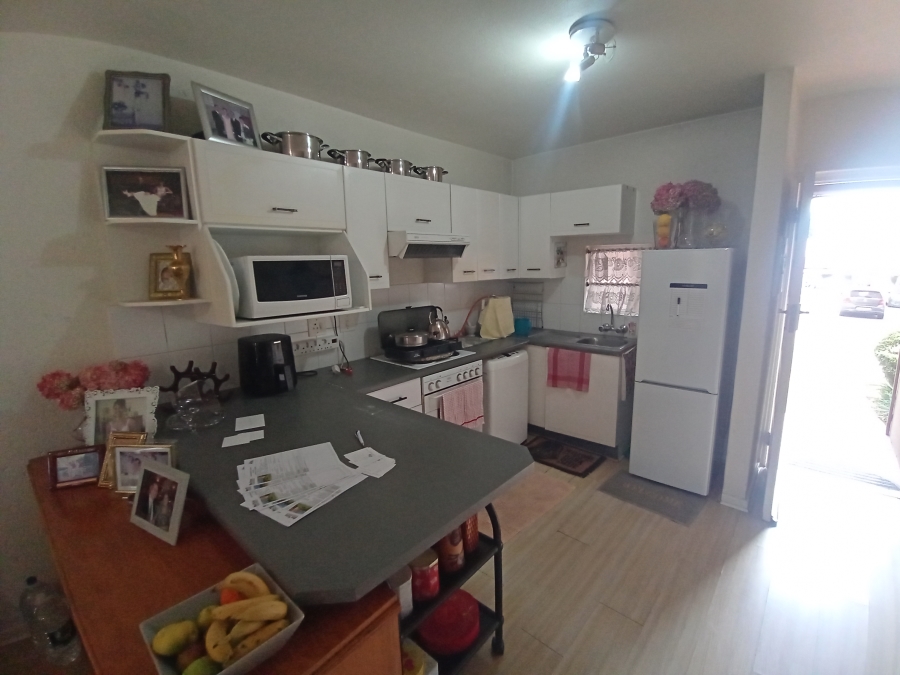 3 Bedroom Property for Sale in Brackendowns Gauteng