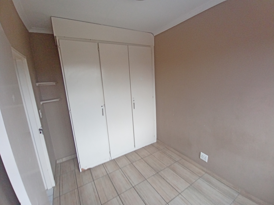 2 Bedroom Property for Sale in Brackendowns Gauteng