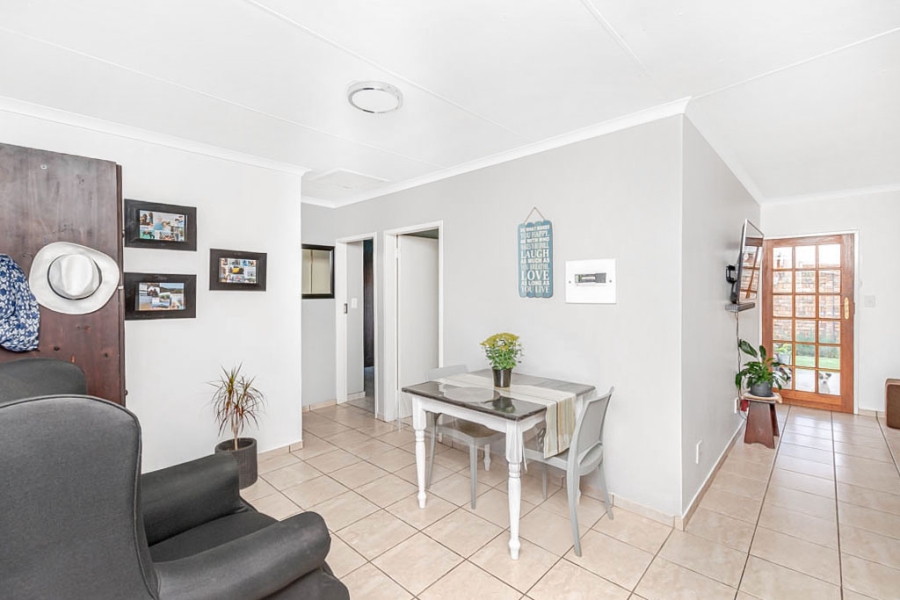 2 Bedroom Property for Sale in Pierre Van Ryneveld Gauteng