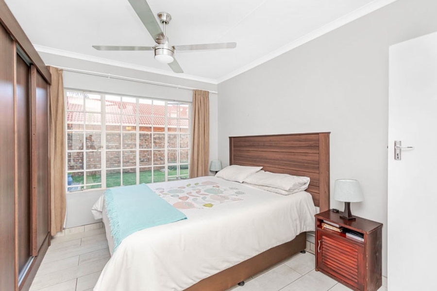 2 Bedroom Property for Sale in Pierre Van Ryneveld Gauteng