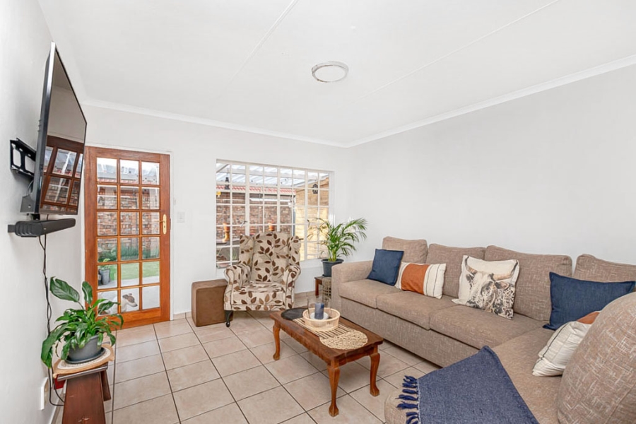 2 Bedroom Property for Sale in Pierre Van Ryneveld Gauteng