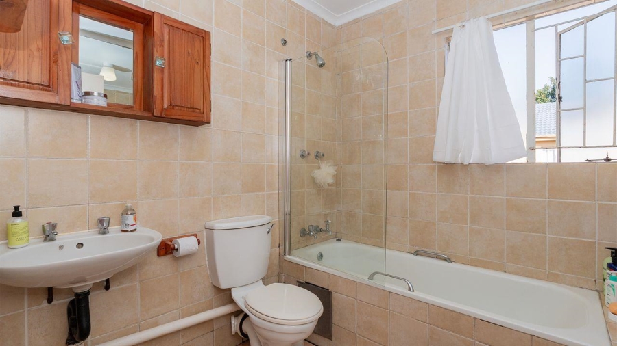 2 Bedroom Property for Sale in Lakefield Gauteng