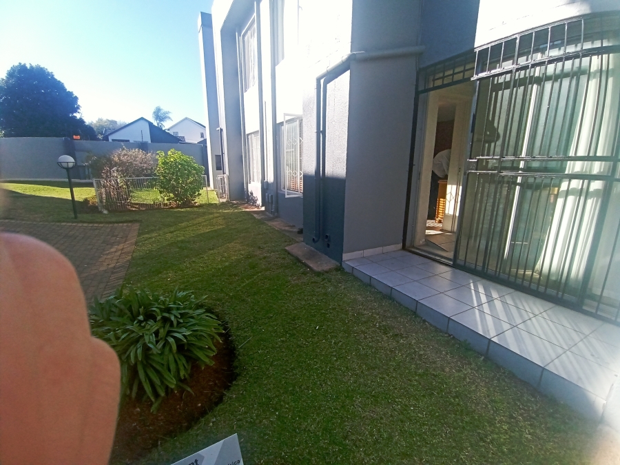 2 Bedroom Property for Sale in Mulbarton Gauteng