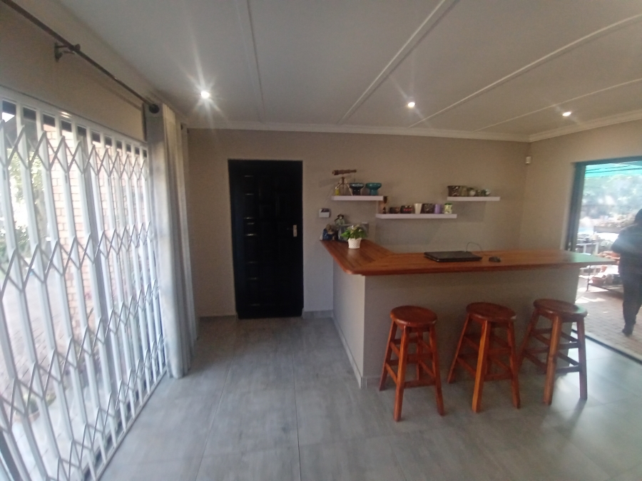 4 Bedroom Property for Sale in Glenvista Gauteng