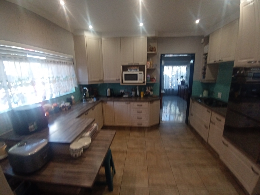 4 Bedroom Property for Sale in Glenvista Gauteng