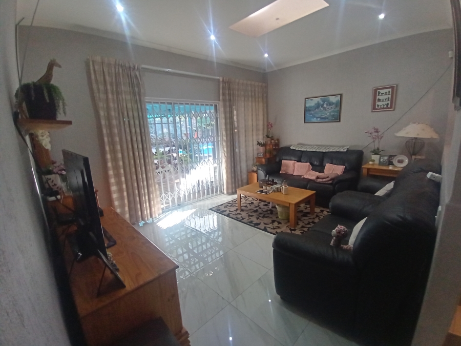 4 Bedroom Property for Sale in Glenvista Gauteng