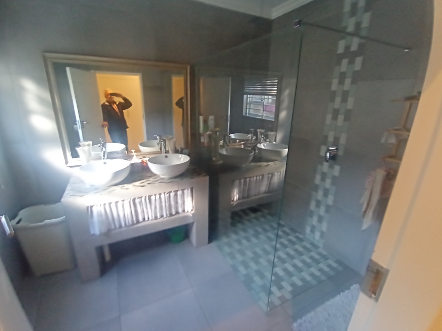 4 Bedroom Property for Sale in Glenvista Gauteng